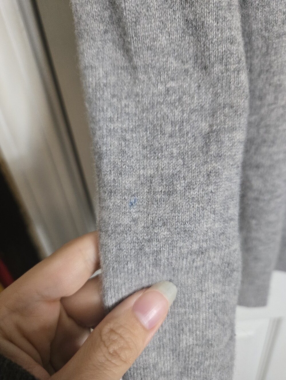 Vince. Small Gray V Neck Cashmere Weekend Sweater - Picture 8 of 8